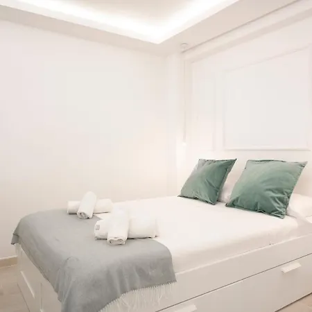 Estudio Tranquilo A Un Paso De La Vibrante Malaga